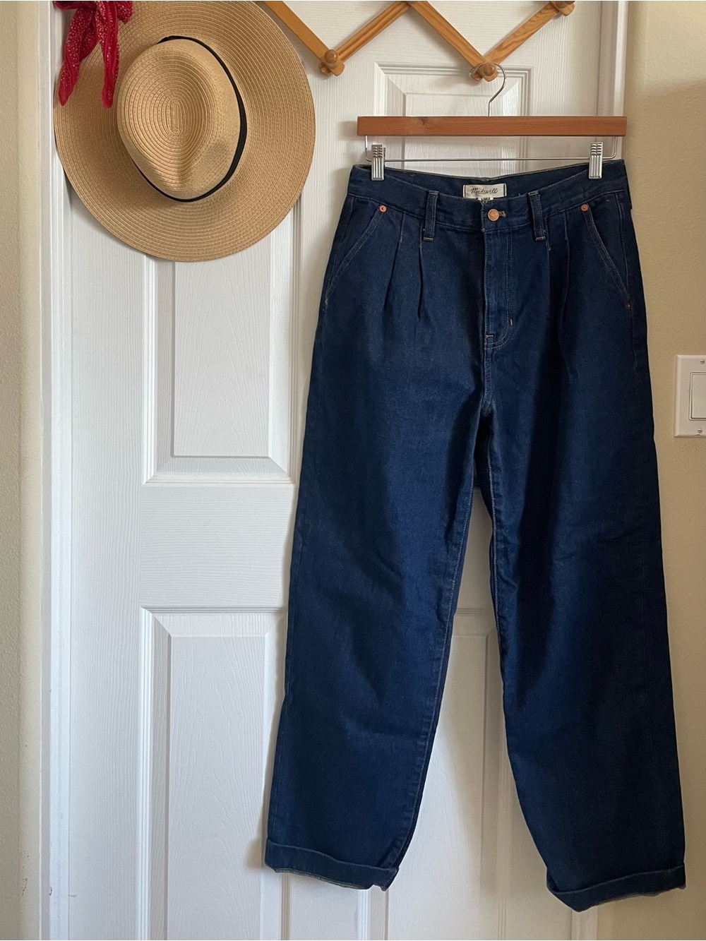 MADEWELL Baggy Straight Jeans in Woodham Wash: Pleated Edition